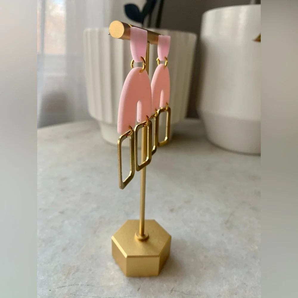 Pink acrylic and brass earrings - Picture 3 of 4